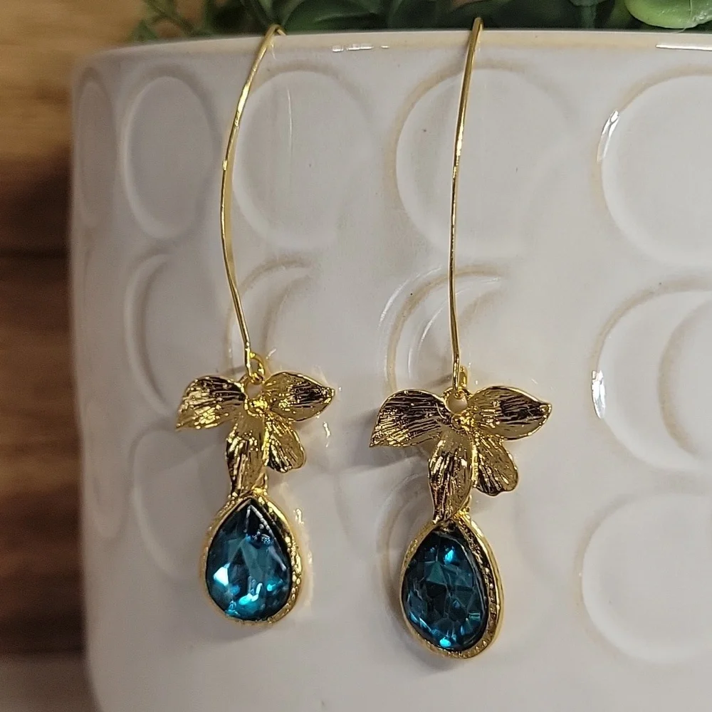 LILY TOPAZ LONG DROP EARRINGS - Picture 6 of 9